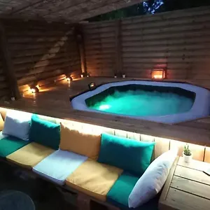 Maisonnette Atypique Hébergement de vacances Saint-Paul-lès-Durance
