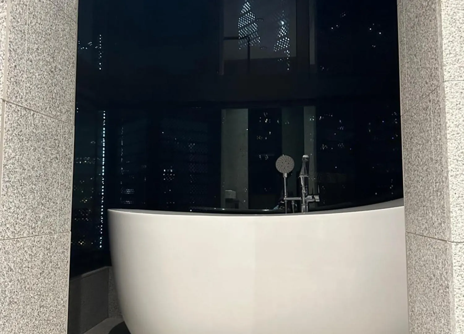 Scarletz Suites Klcc By Aura Kuala Lumpur