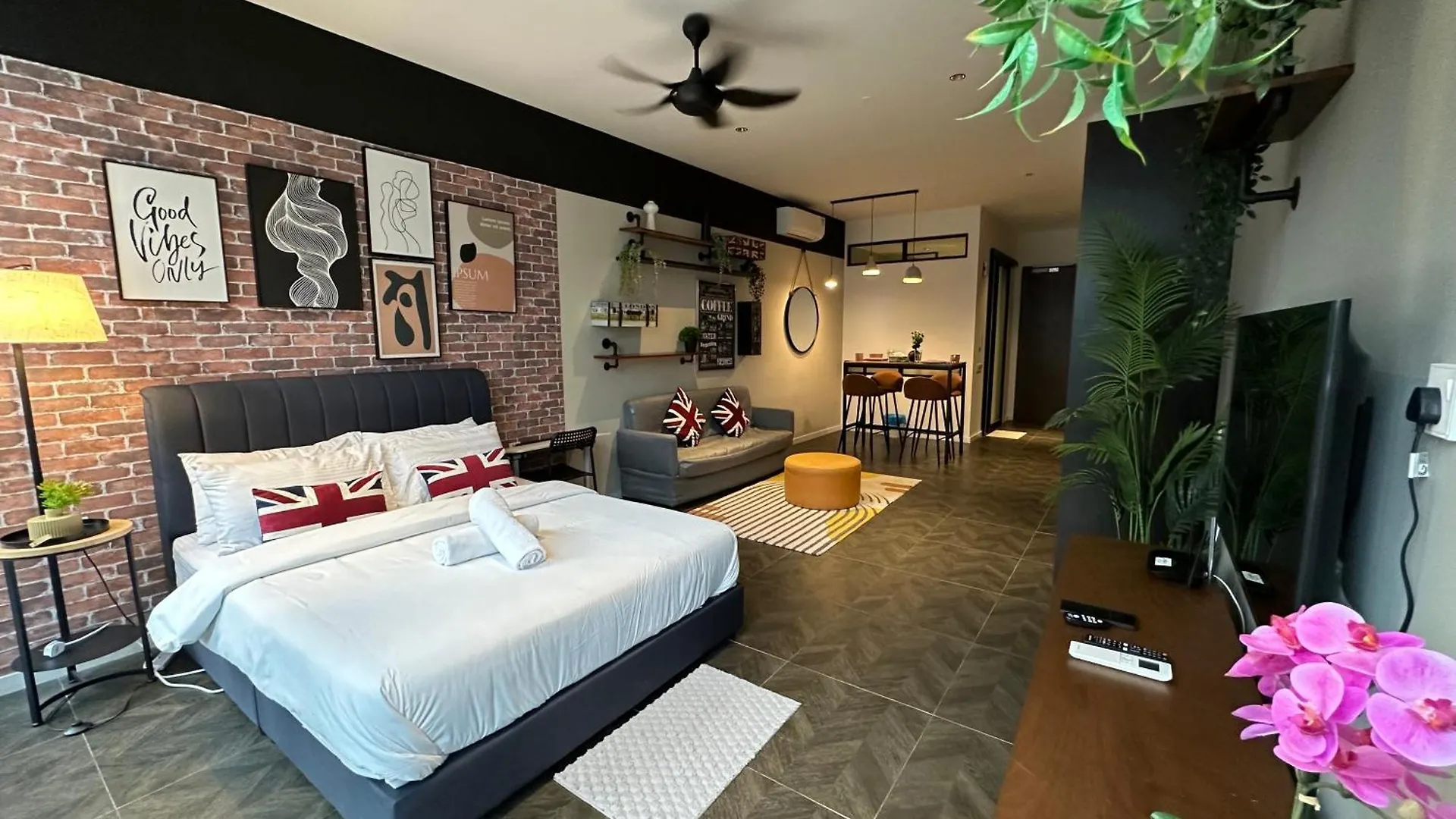 Scarletz Suites Klcc By Aura Kuala Lumpur Apartment