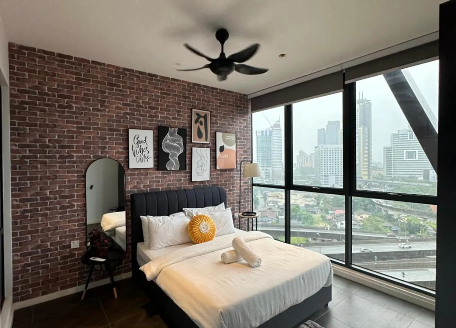 Scarletz Suites Klcc By Aura Kuala Lumpur Apartment